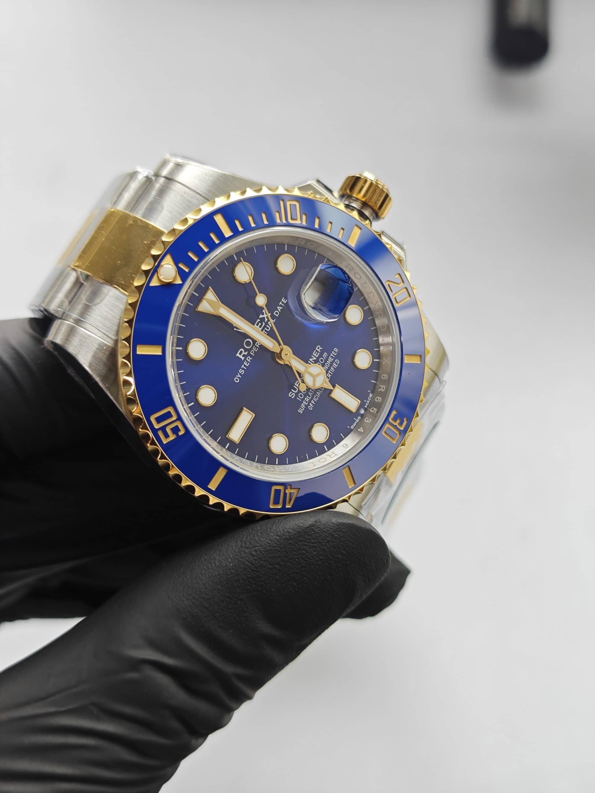 Clean Factory Rolex Day Date 40mm 228239 President Black Dial