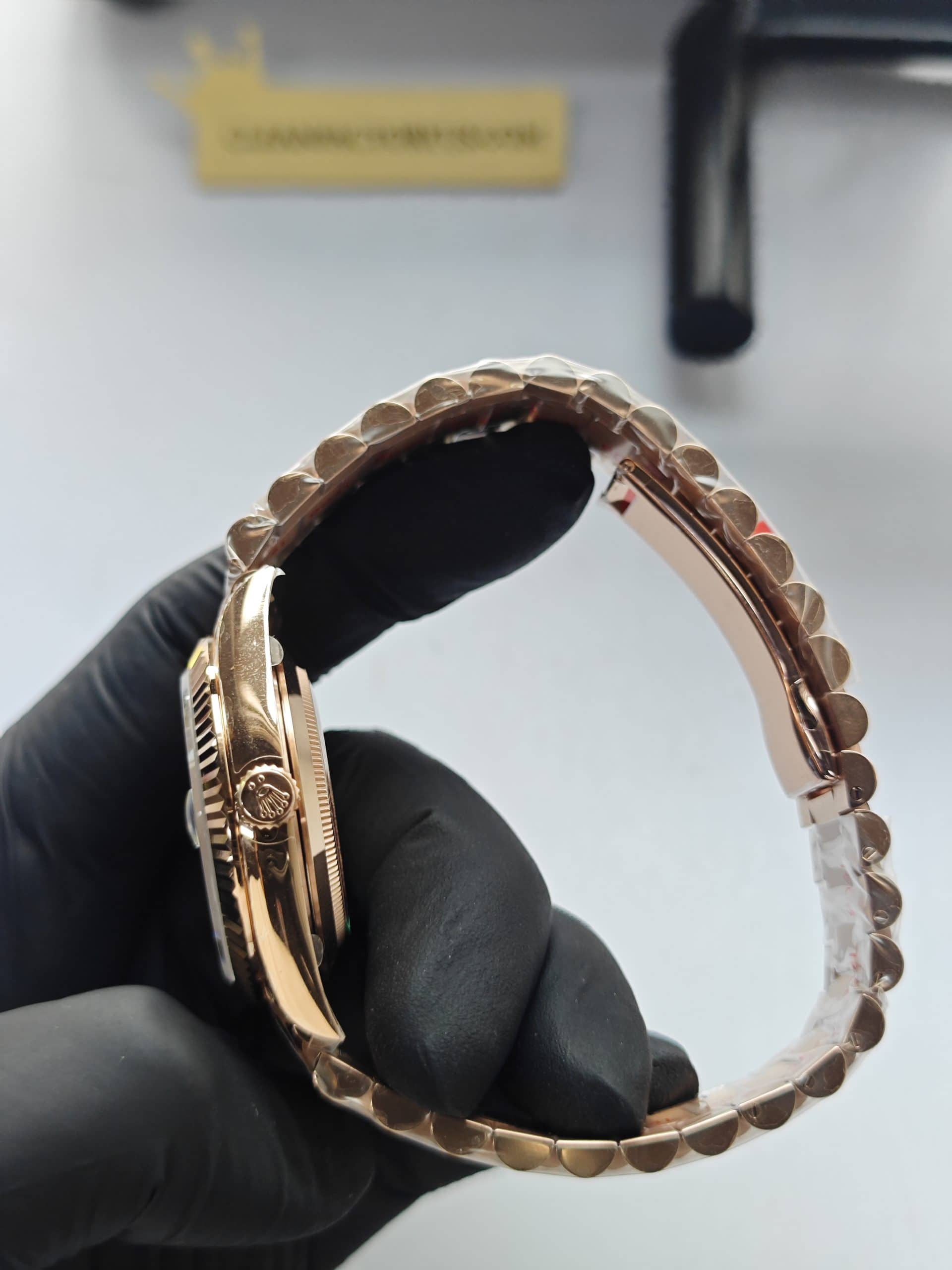 Clean Factory Rolex Day Date 40mm 228235 President Eisenkiesel Dial with Baguette Diamonds Rose Gold Fluted Bezel