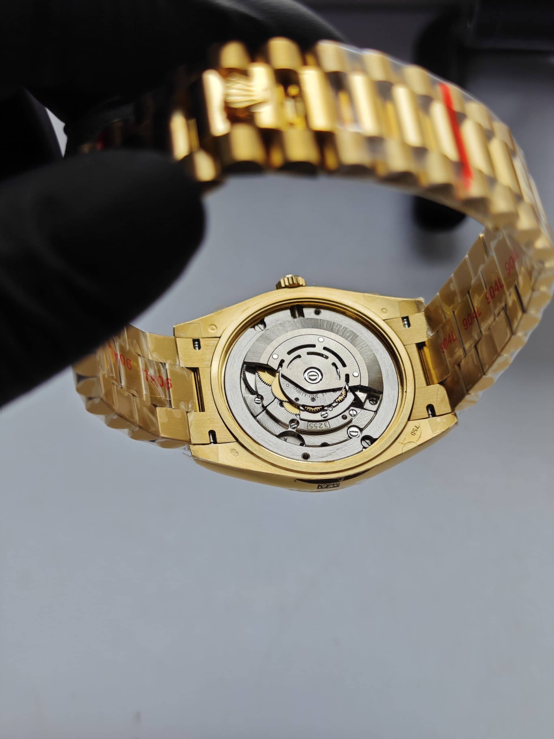 Clean Factory Rolex Day Date 40mm 228238 President green Ombre Dial Yellow Gold Fluted Bezel