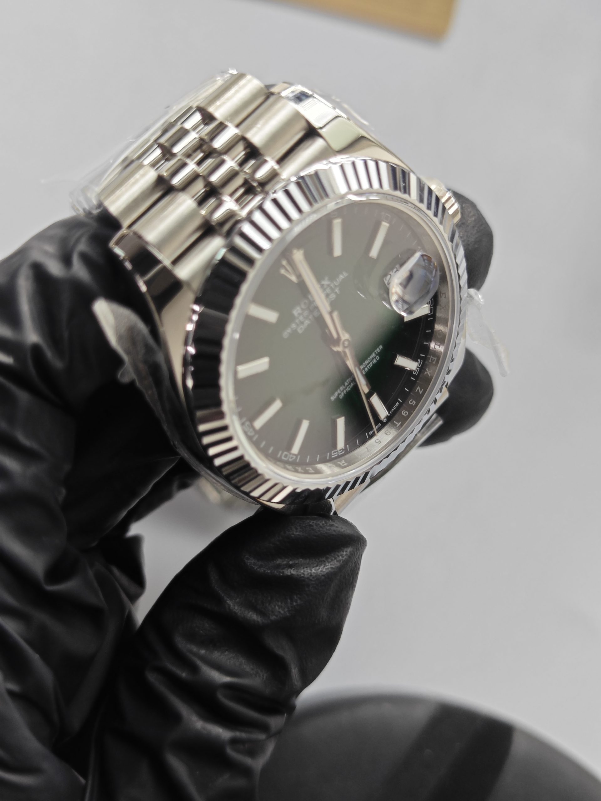 Clean Factory Datejust 41mm 126334 Jubilee, Gradient Green Dial, White Gold Fluted Bezel